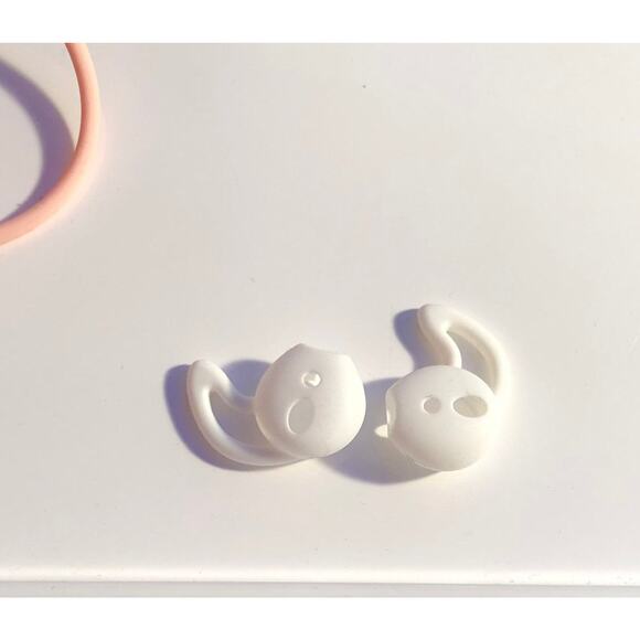 Airpod Silicone Tips w/ Connectors Kit - Picture 4 of 5